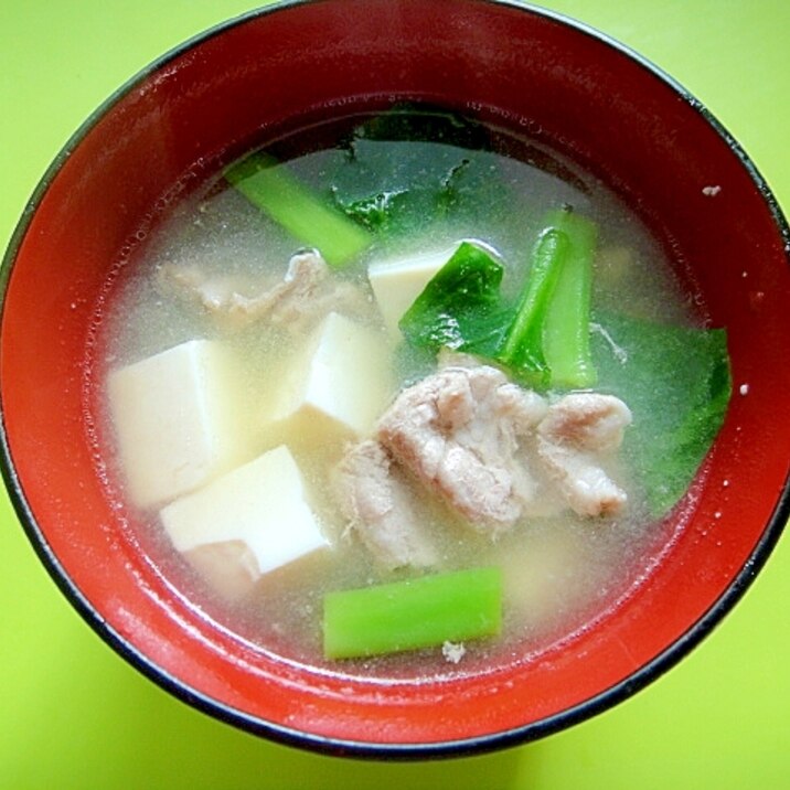 豆腐と豚肉つるむらさきの味噌汁